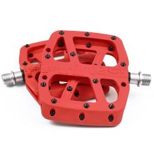 E-13 pedály Base Flat Pedal | Composite Body | 22 Pins | Red
