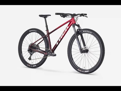TREK horské kolo Marlin 7 Gen 3, Fury Red/Lithium Grey Fade
