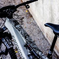 DYEDbro ochranná folie Kaos Black lesk (1)