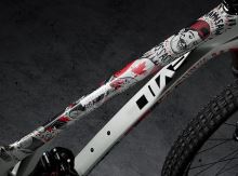 DYEDbro ochranná folie Chainsaw Black Red mat