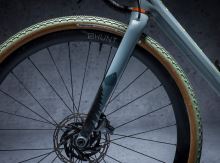 DYEDbro ochranná folie Grinduro Black Gravel mat (3)