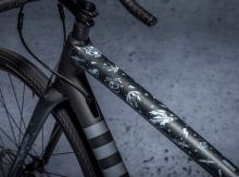 DYEDbro ochranná folie Old School Tattoo White Gravel mat DYEDbro ochranná folie Old School Tattoo White Gravel mat