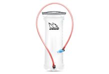USWE cyklistický batoh Epic 8 black/red (4)